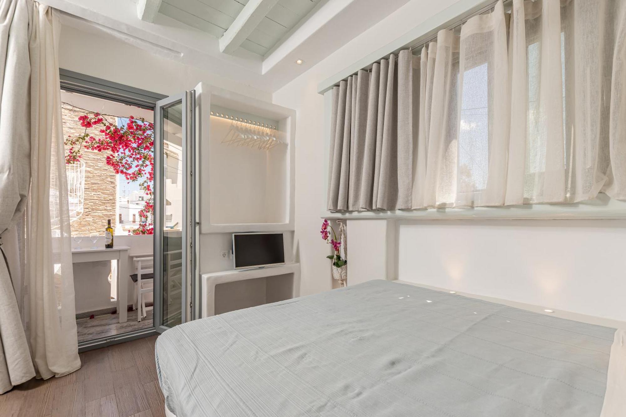 Santa Katerina Apartments & Studios Naxos City ภายนอก รูปภาพ