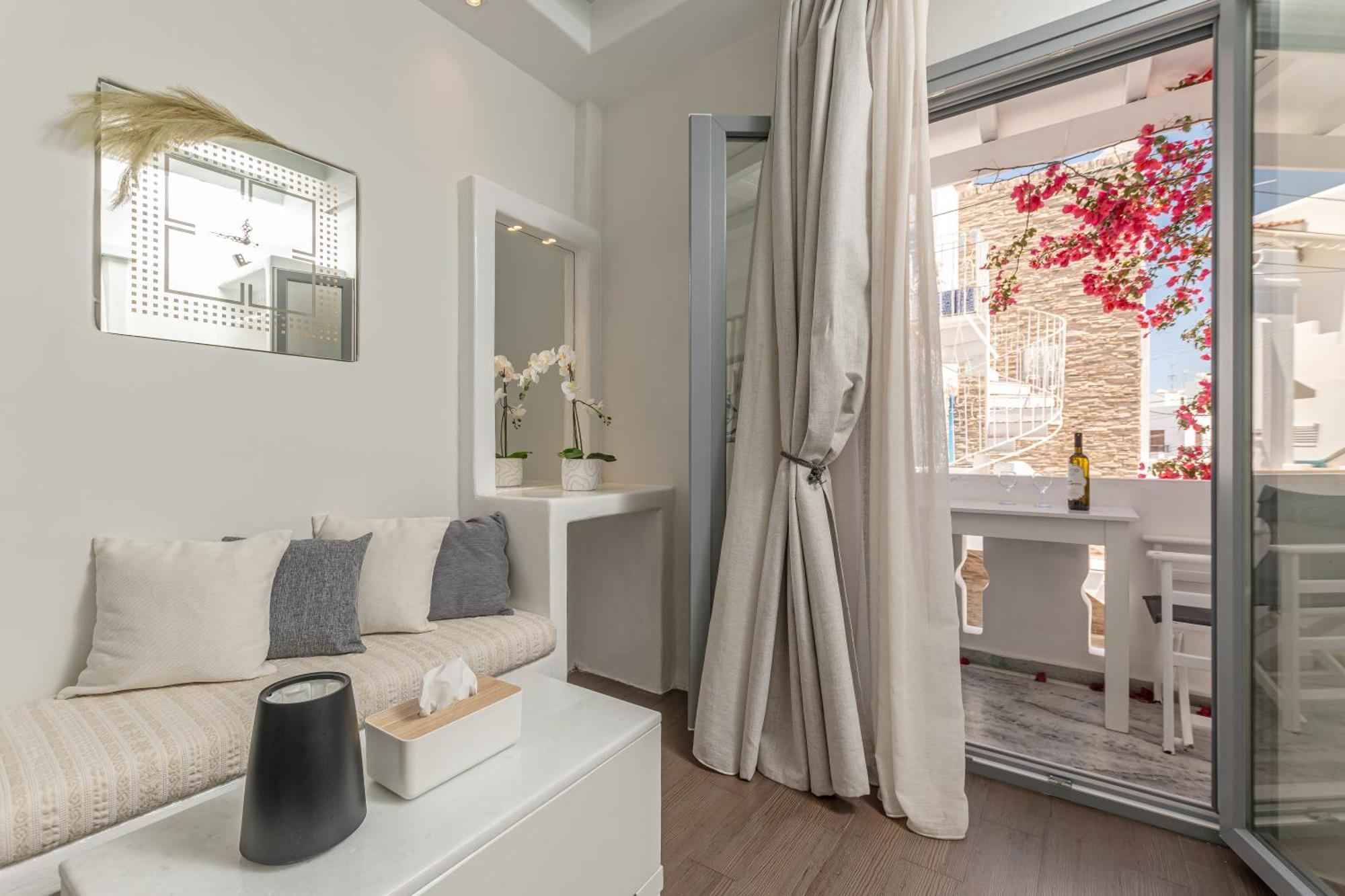 Santa Katerina Apartments & Studios Naxos City ภายนอก รูปภาพ
