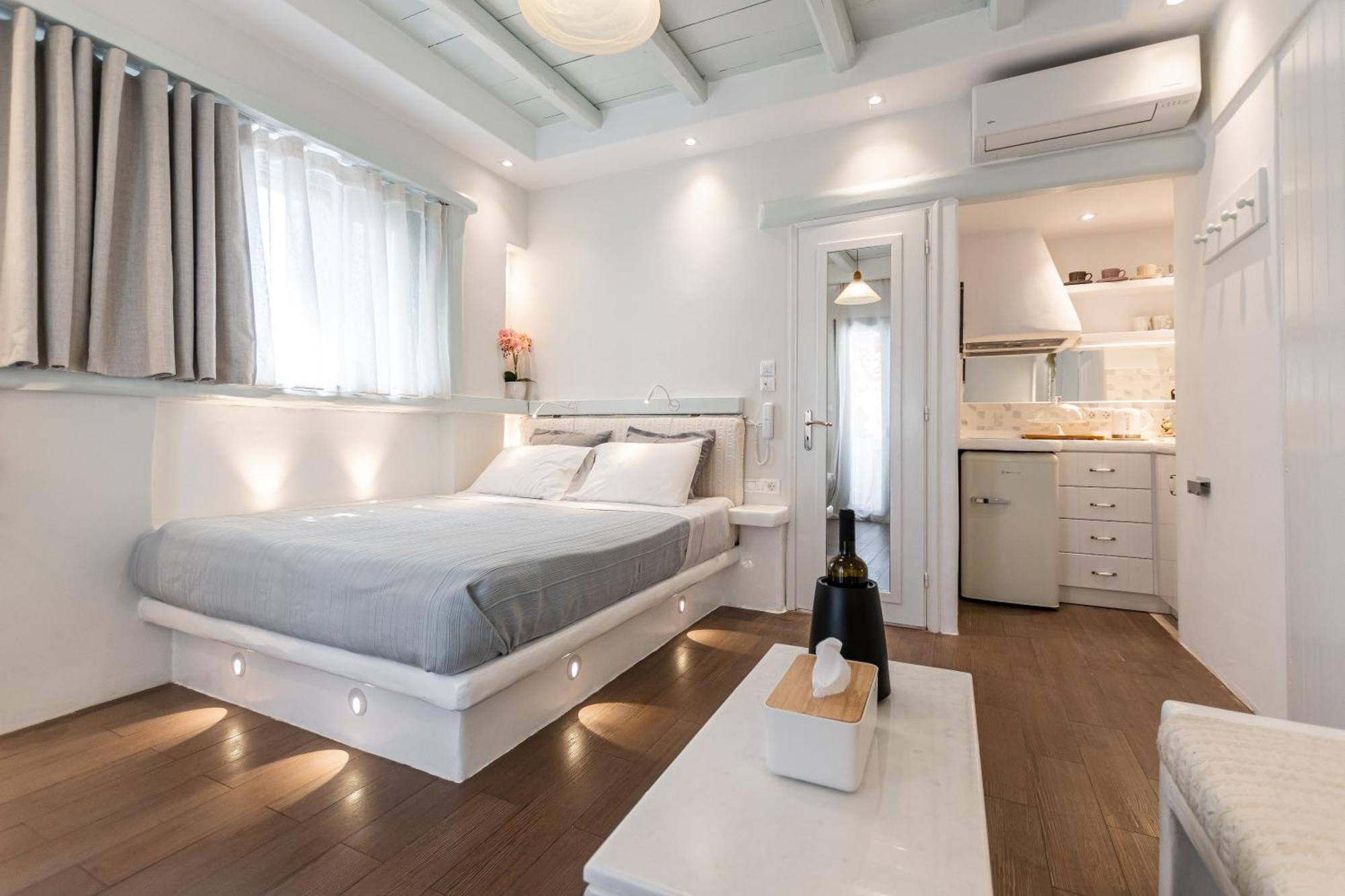 Santa Katerina Apartments & Studios Naxos City ภายนอก รูปภาพ