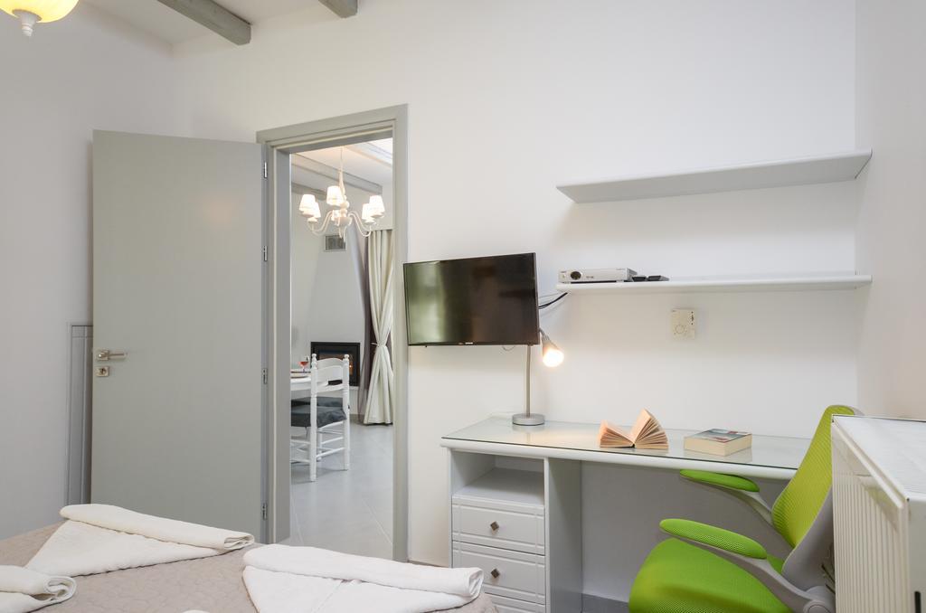 Santa Katerina Apartments & Studios Naxos City ภายนอก รูปภาพ