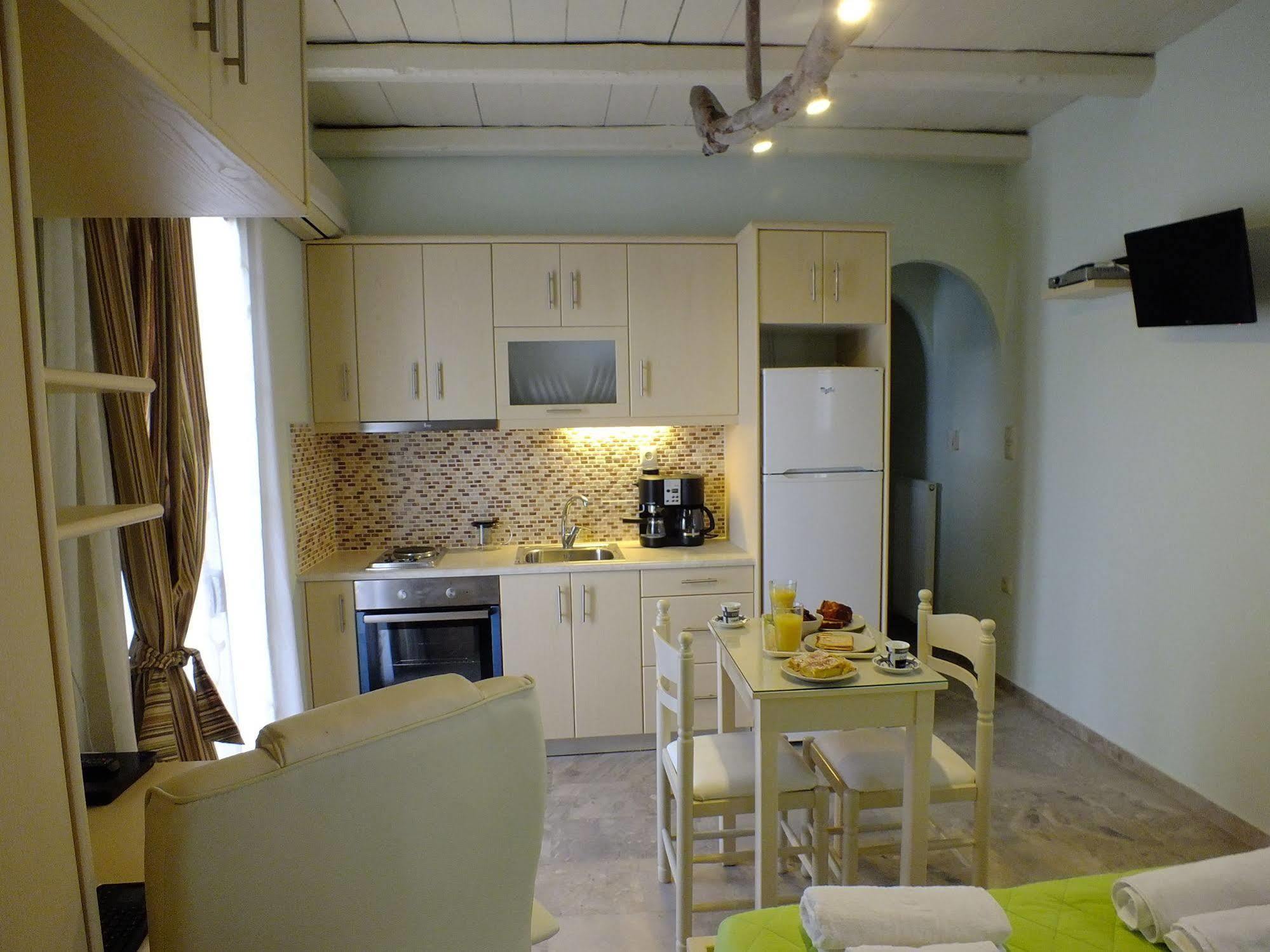 Santa Katerina Apartments & Studios Naxos City ภายนอก รูปภาพ