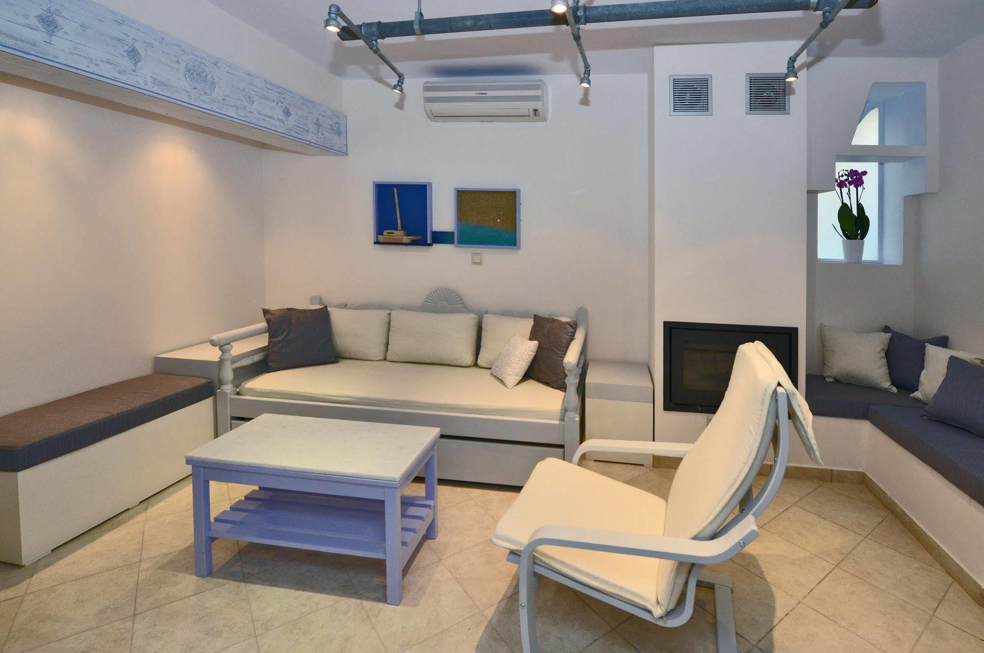Santa Katerina Apartments & Studios Naxos City ภายนอก รูปภาพ