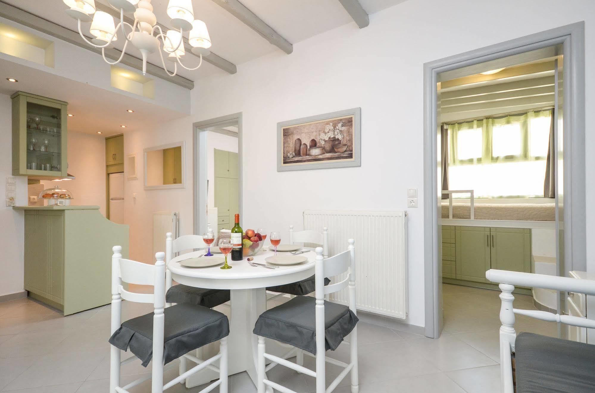 Santa Katerina Apartments & Studios Naxos City ภายนอก รูปภาพ