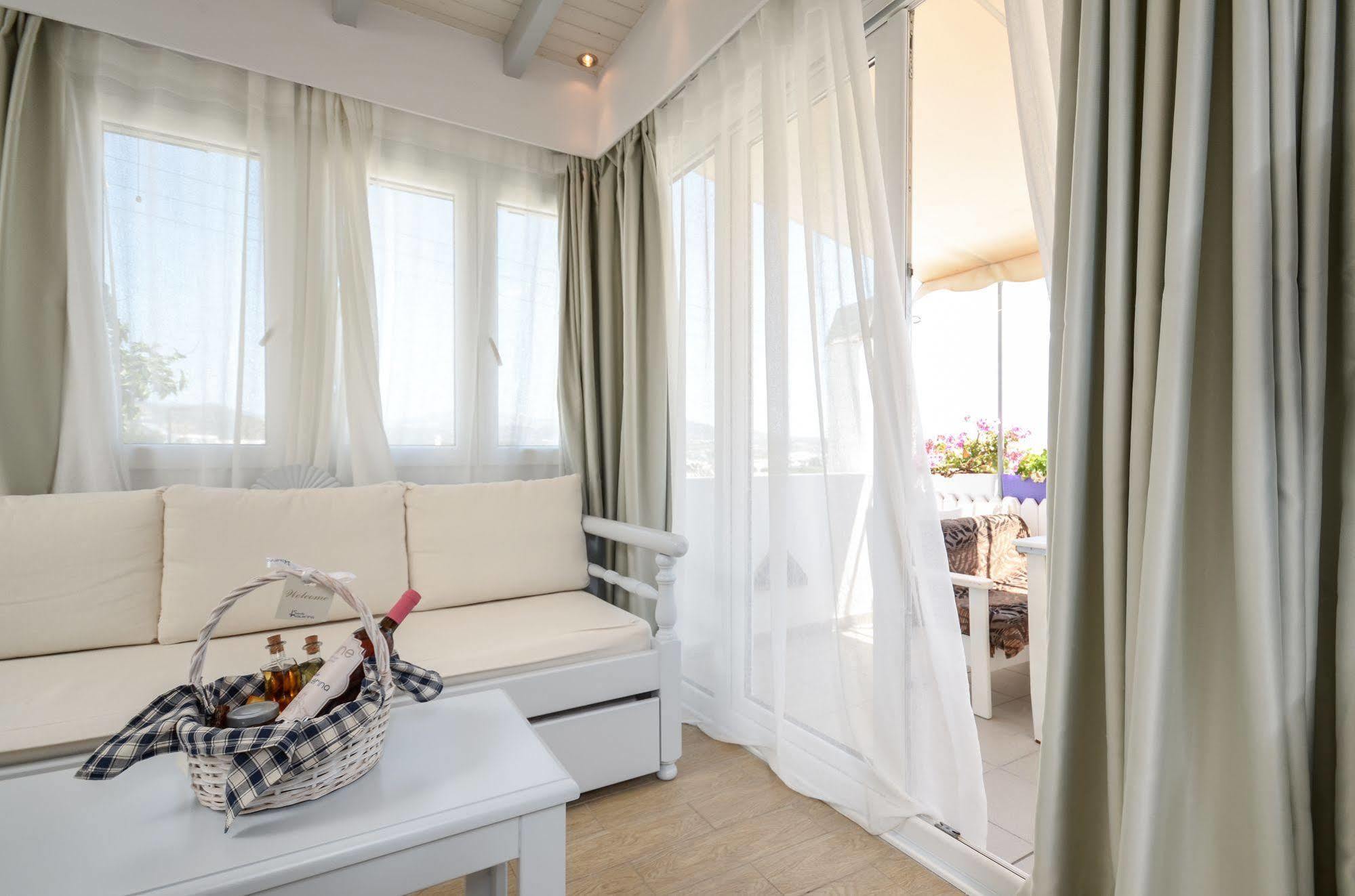 Santa Katerina Apartments & Studios Naxos City ภายนอก รูปภาพ