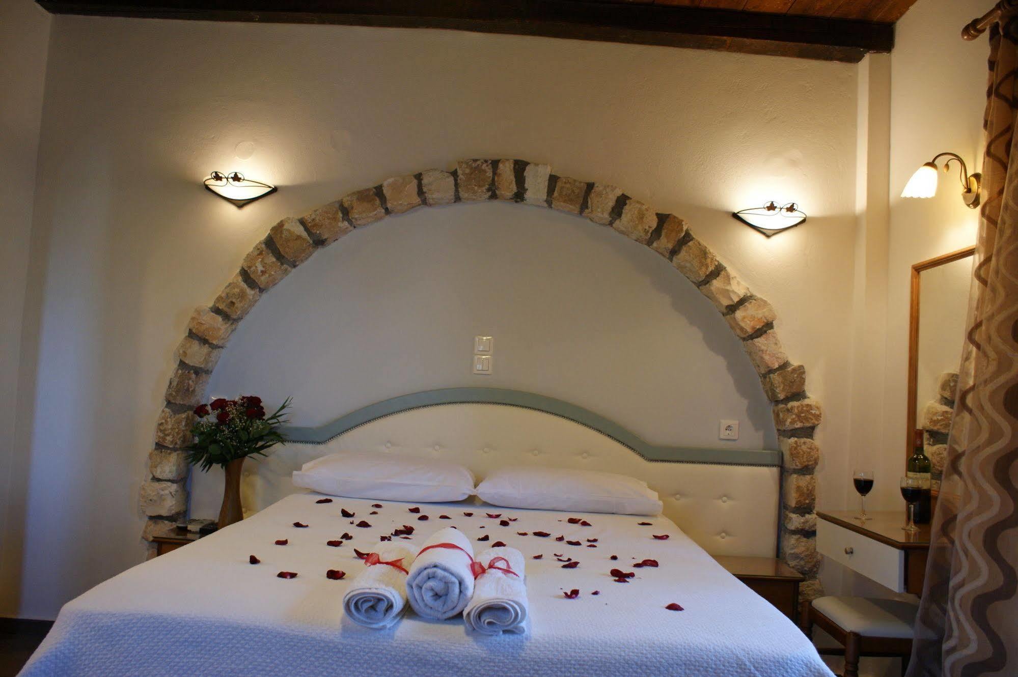 Santa Katerina Apartments & Studios Naxos City ภายนอก รูปภาพ