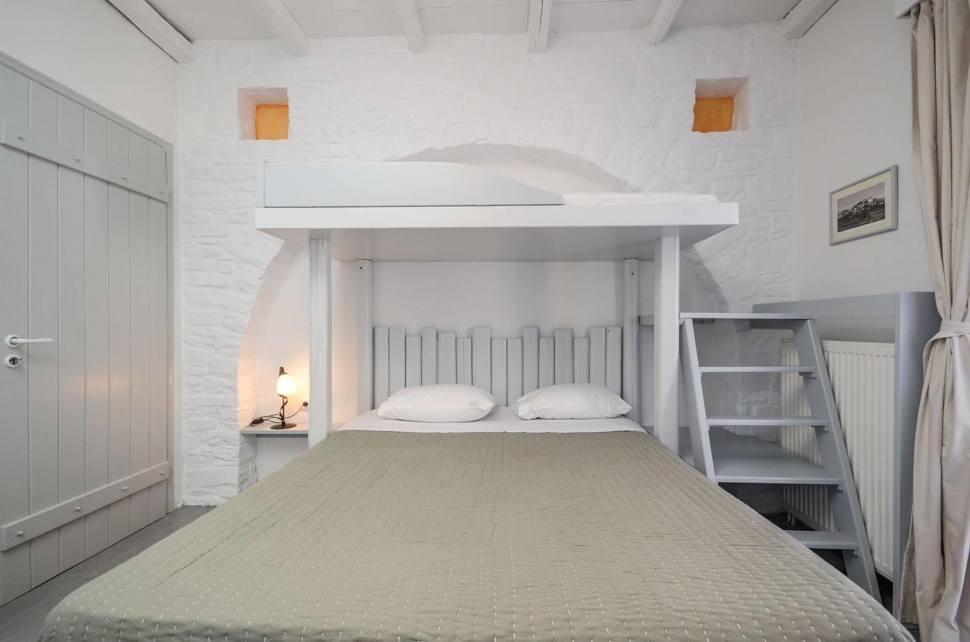 Santa Katerina Apartments & Studios Naxos City ภายนอก รูปภาพ
