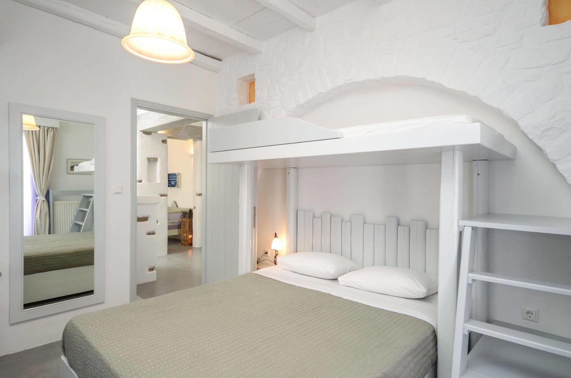 Santa Katerina Apartments & Studios Naxos City ภายนอก รูปภาพ